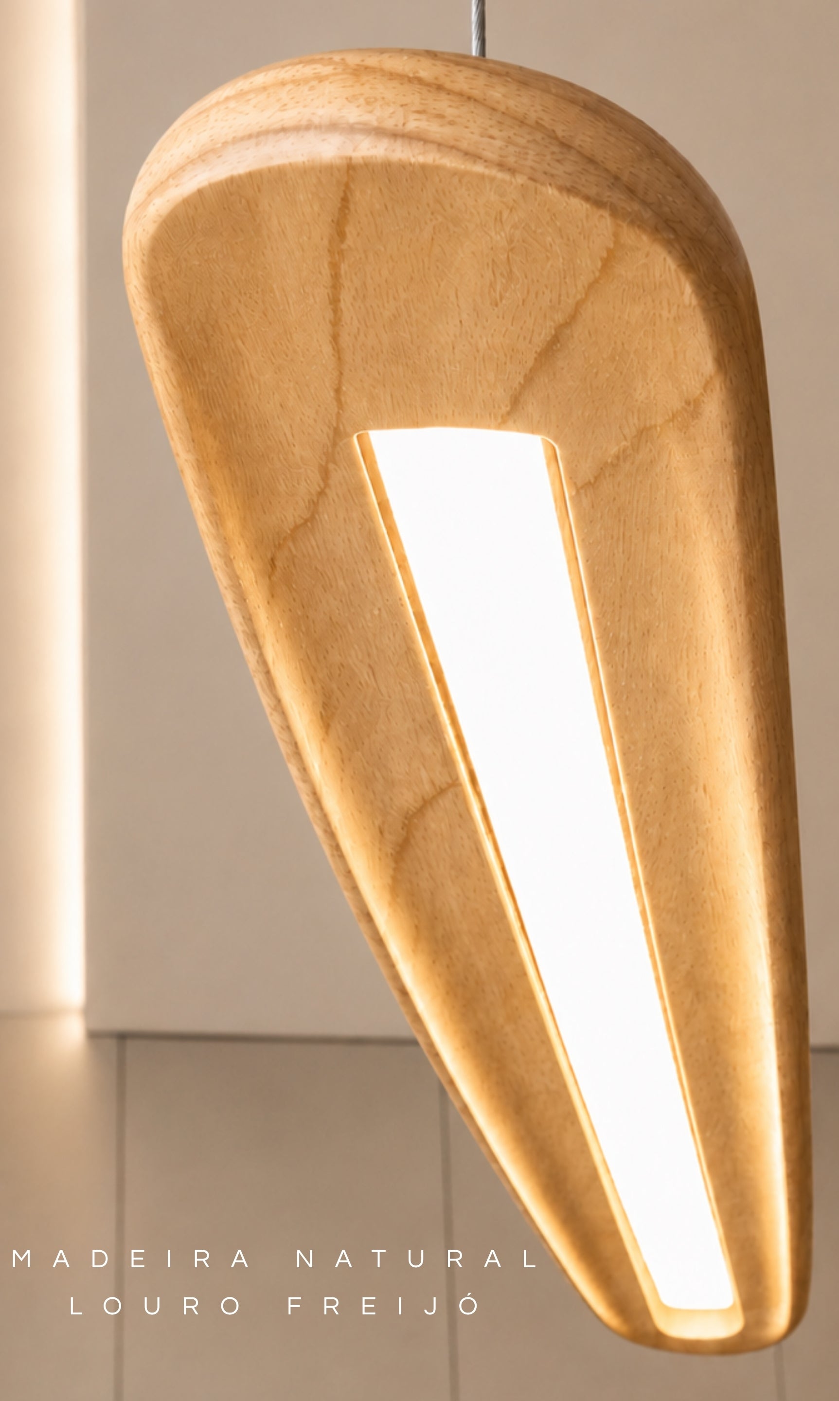 Pendente Linear Madeira Louro Freijó 150cm LED 24W Legna Milano Gourmet Bancada