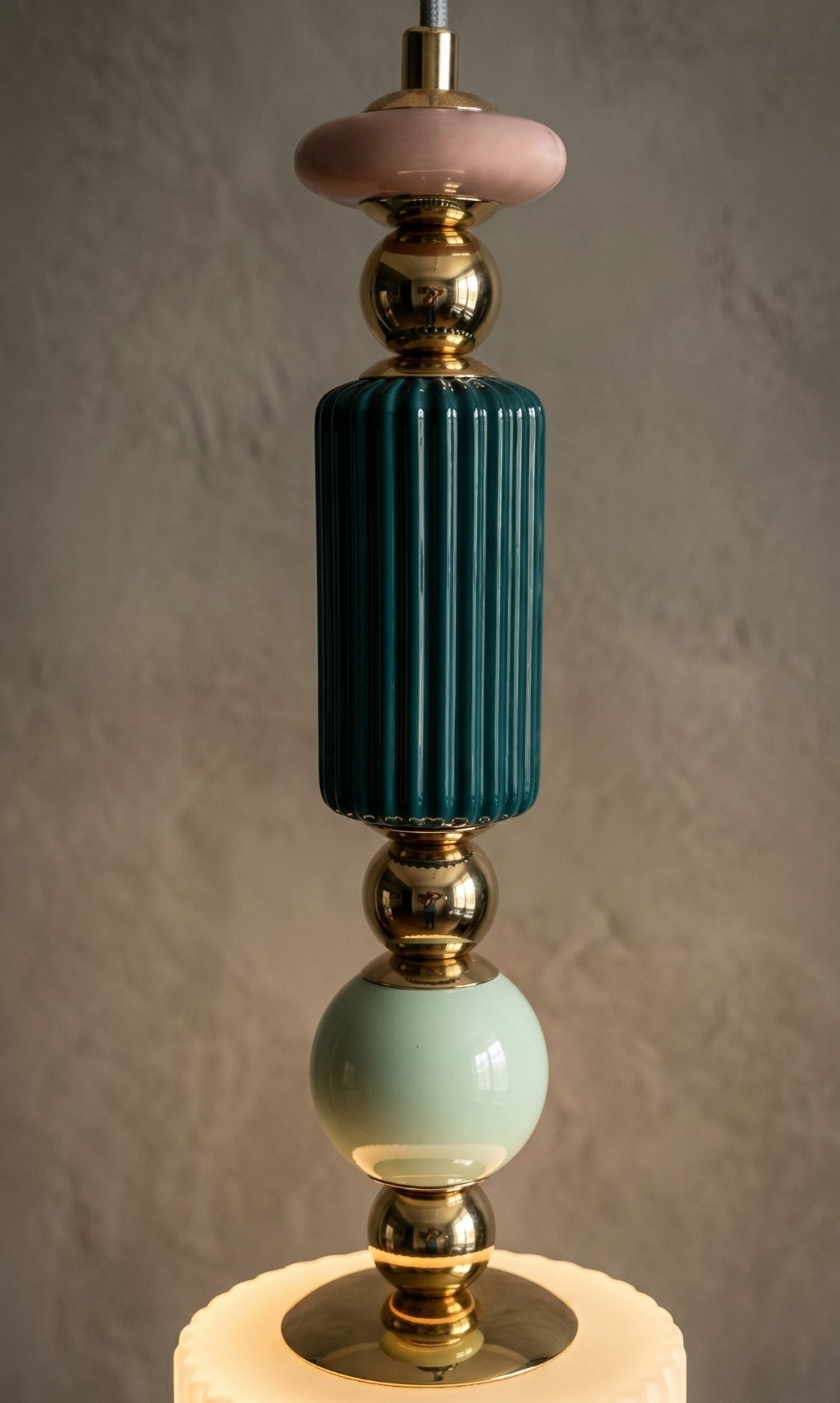 Luminária Pendente Dourado Vidro Branco e Cerâmica Tulipa