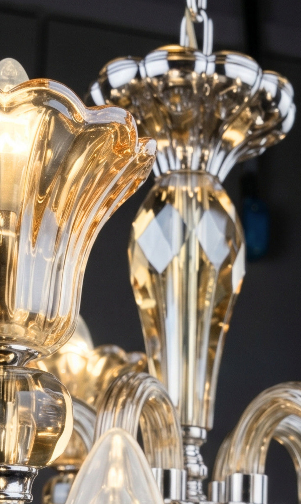Lustre Candelabro De Cristal Luxuoso Ambar Com 15 Braços