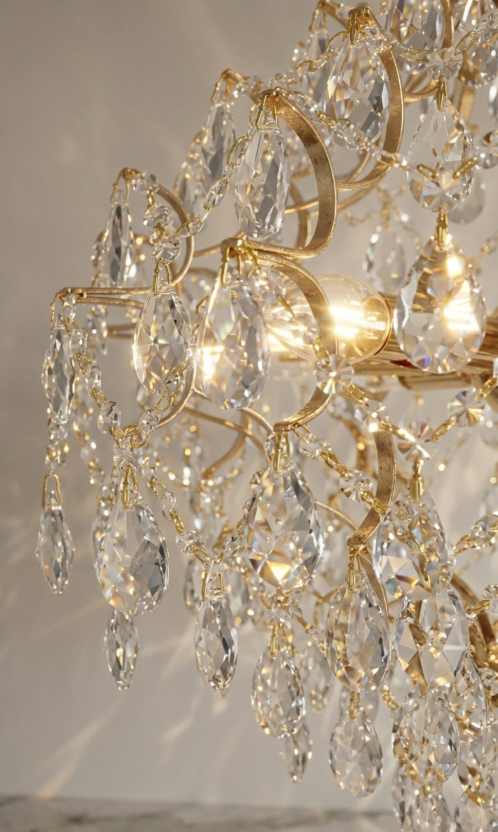 Lustre Pendente Cristal Chandelier Prism Crystal Ouro 18k Bivolt