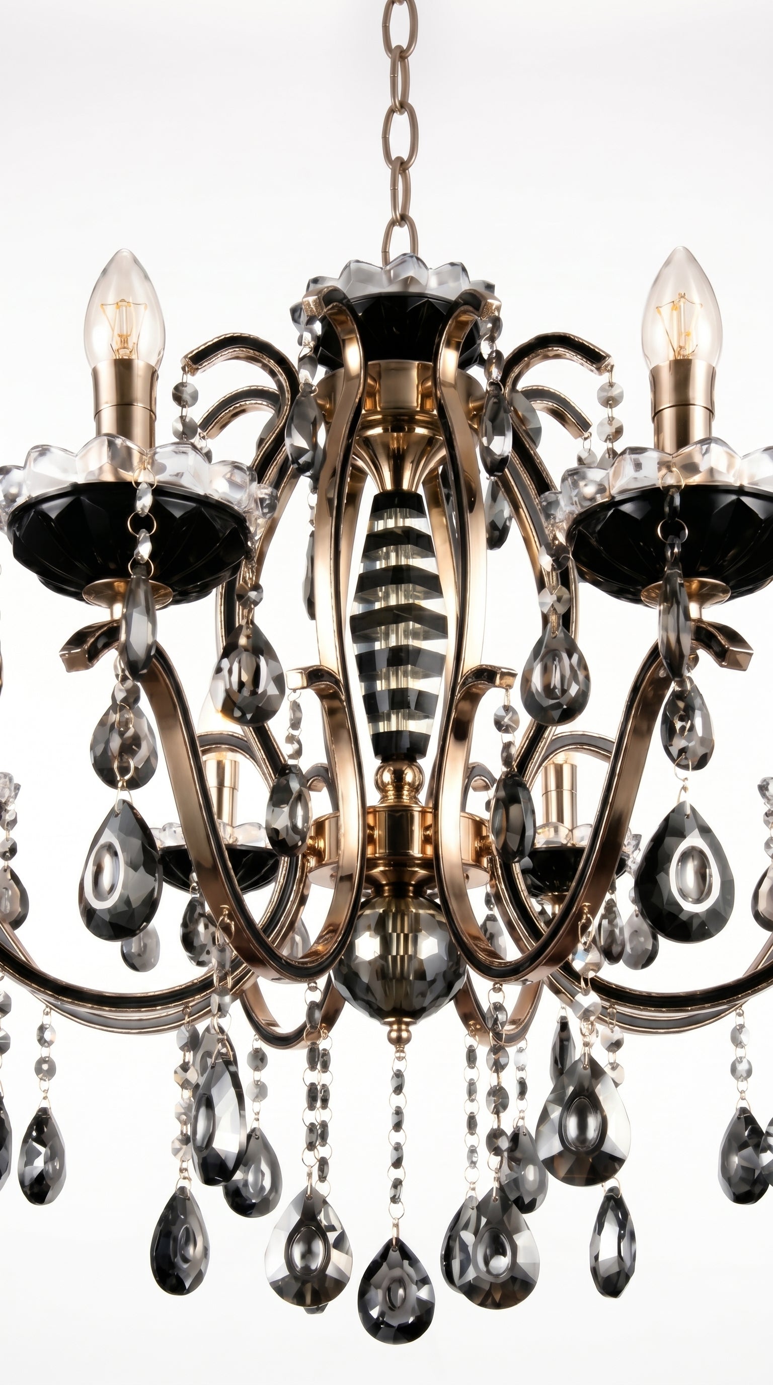 Lustre Candelabro de Cristal Legítimo Tudor 8 Braços Preto e Dourado