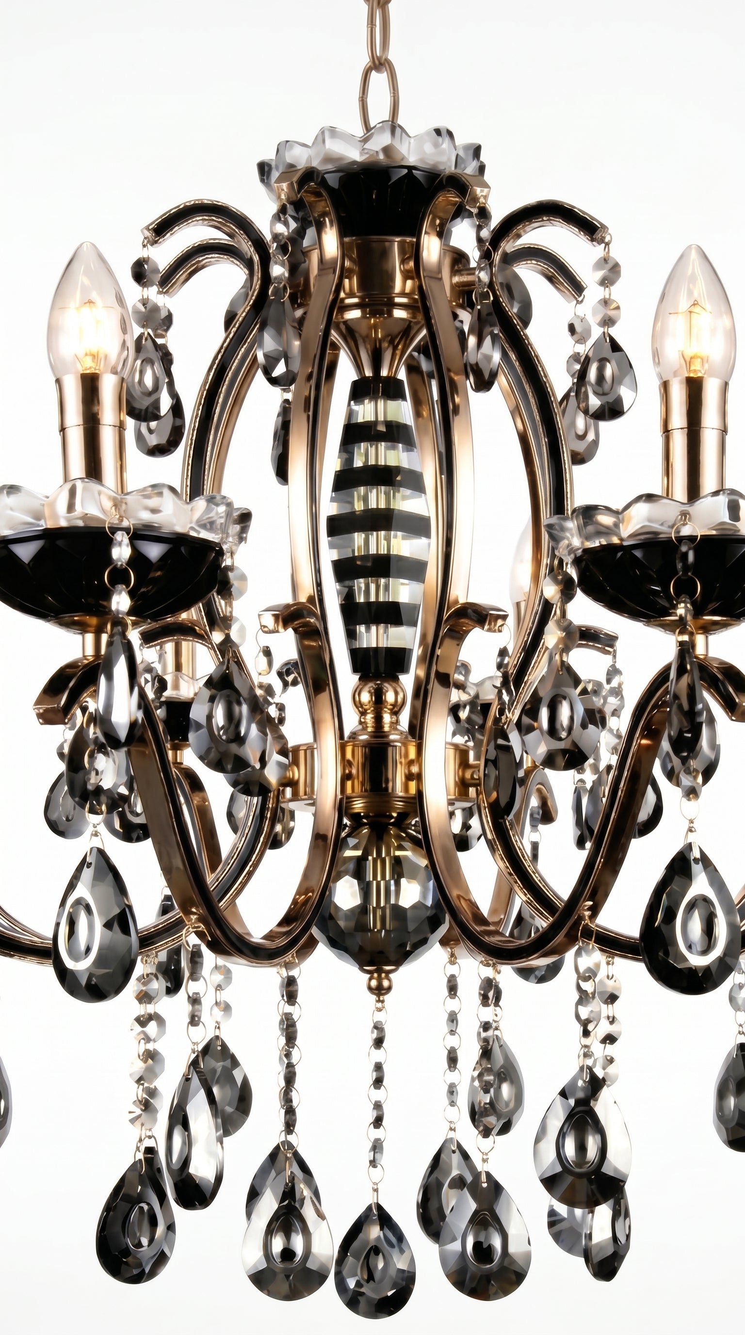 Lustre Candelabro de Cristal Legítimo Tudor 8 Braços Preto e Dourado